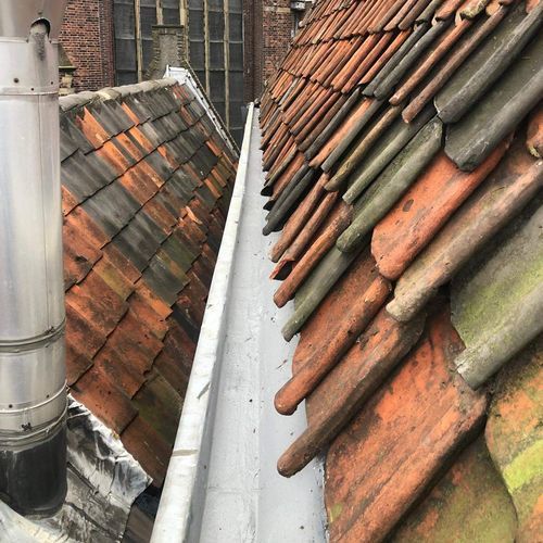 Oude dakgoot weer helemaal nieuw Dakgoot in Naarden reparatie